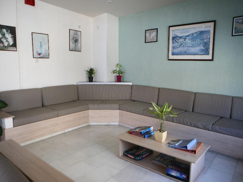 Marilyn Apartahotel